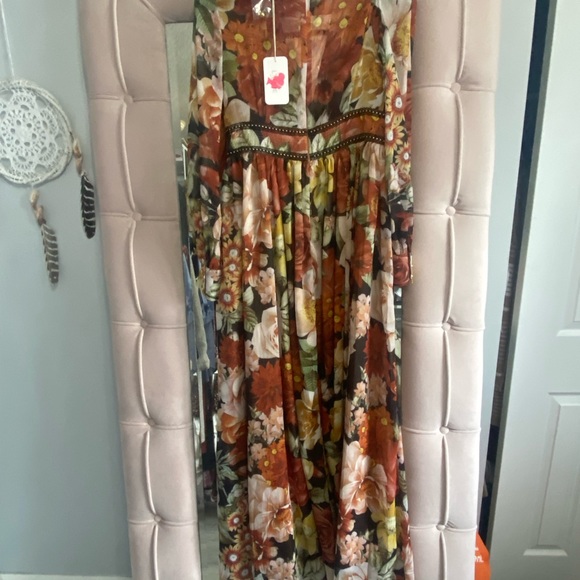 Floral, long sleeve maxi dress. Large. Tags on - Picture 5 of 9